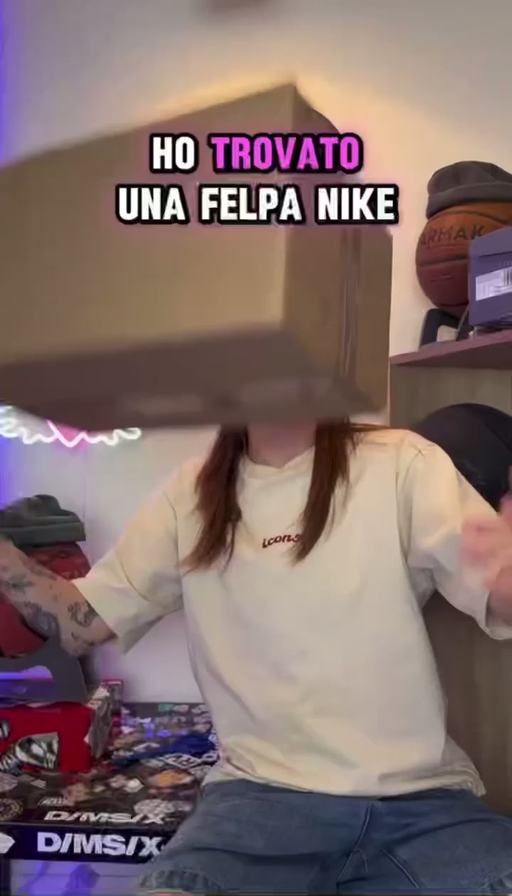 Carica il video: 